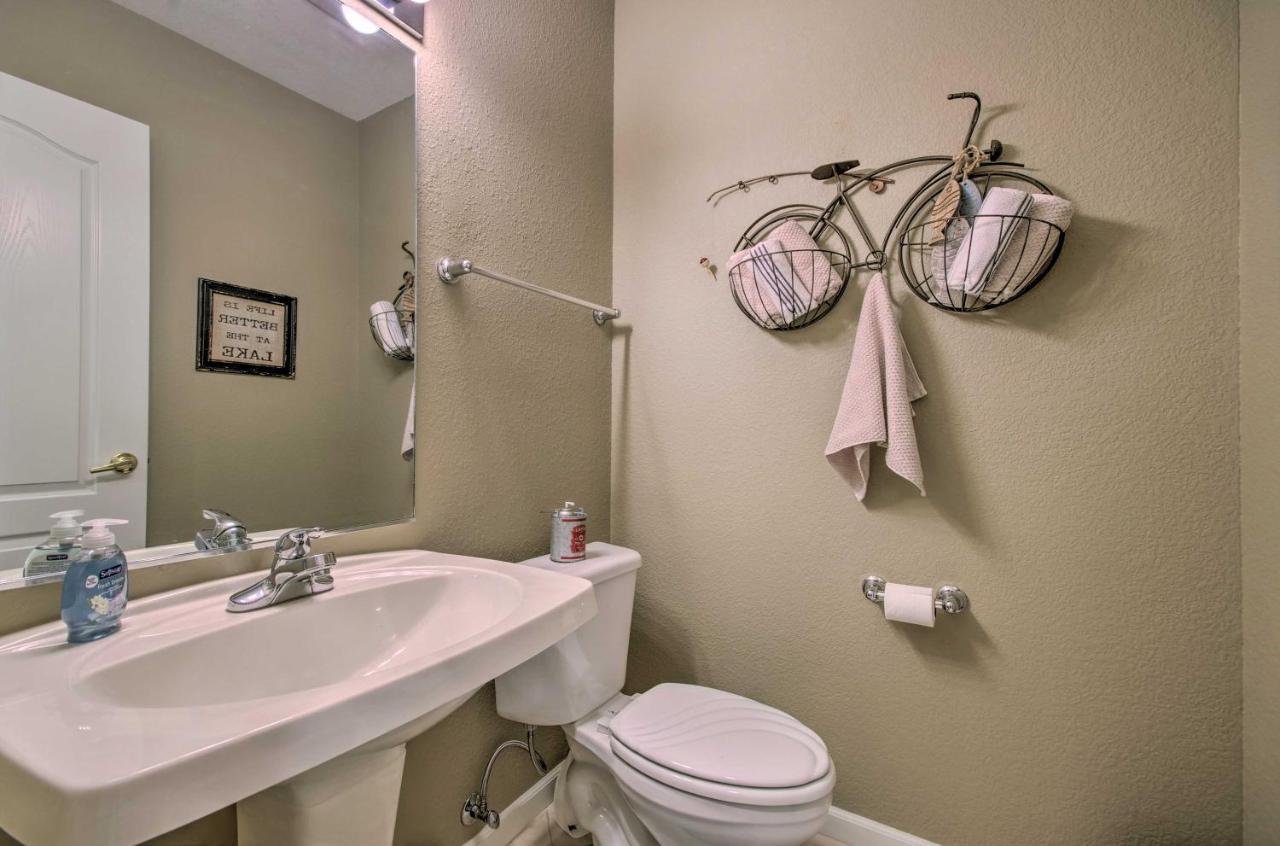 Apartment Breezy Ozark Escape Dock, Slip And Pool! Lake Ozark