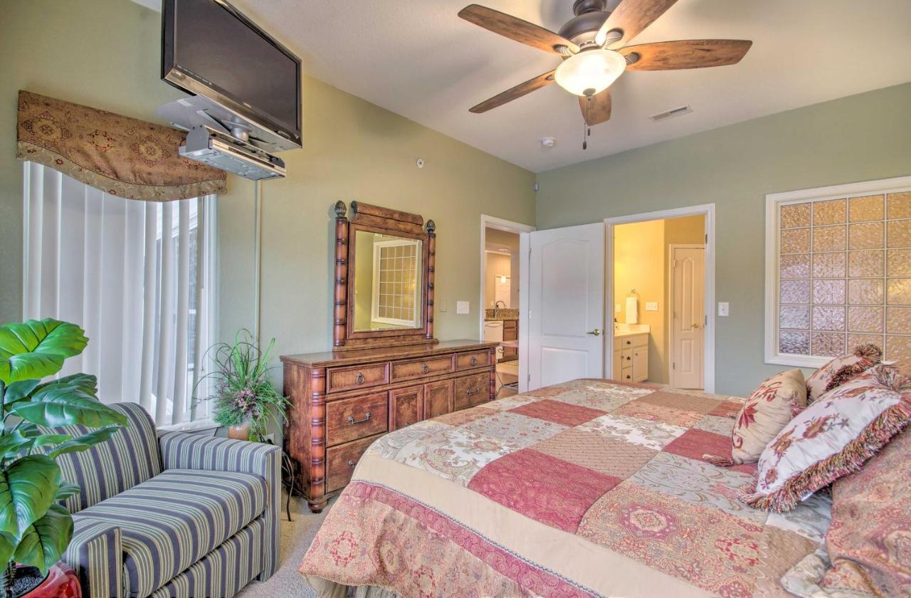 Breezy Ozark Escape Dock, Slip And Pool! Apartment Lake Ozark