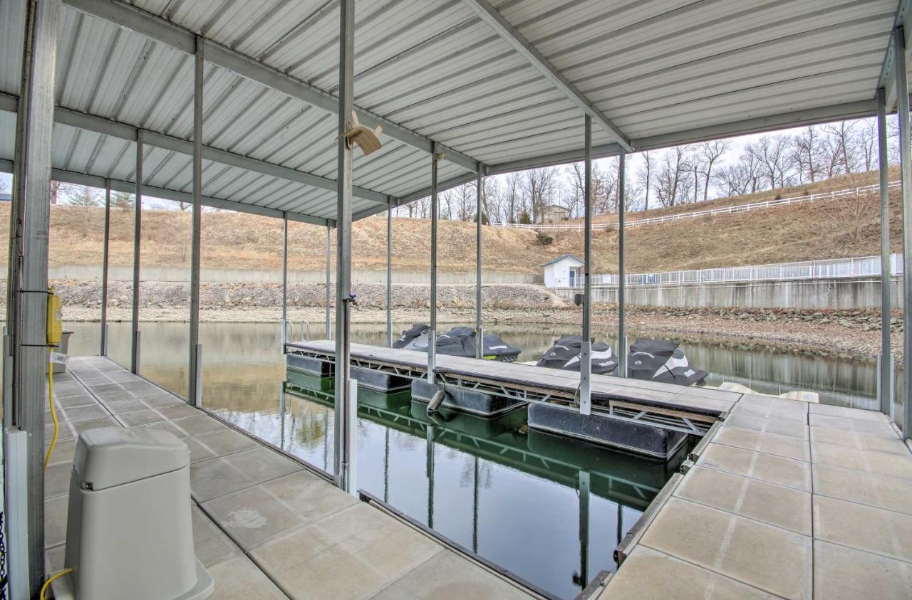 Breezy Ozark Escape Dock, Slip And Pool!